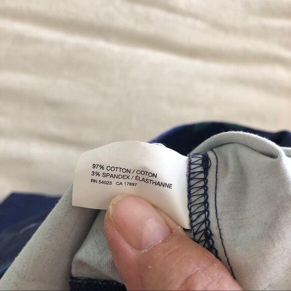 GAP Floral pencil skirt size 4. Gently Used - Picture 6 of 7